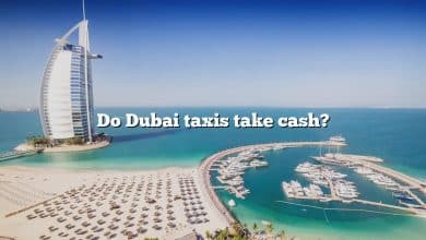 Do Dubai taxis take cash?