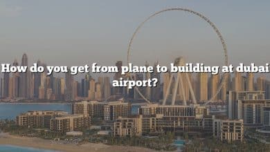 How do you get from plane to building at dubai airport?