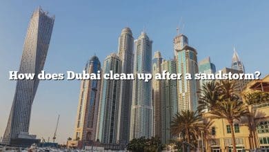 How does Dubai clean up after a sandstorm?