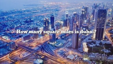 How many square miles is dubai?