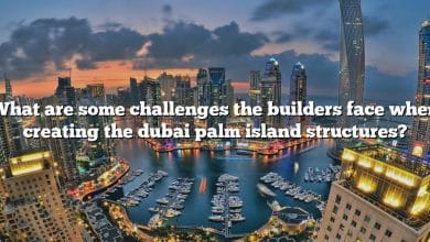 What are some challenges the builders face when creating the dubai palm island structures?