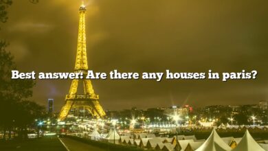Best answer: Are there any houses in paris?