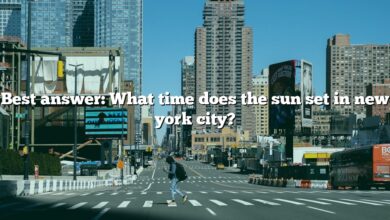 Best answer: What time does the sun set in new york city?