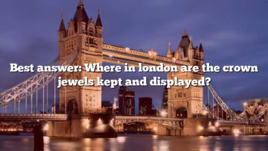 Best answer: Where in london are the crown jewels kept and displayed?