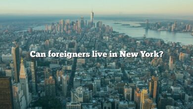 Can foreigners live in New York?