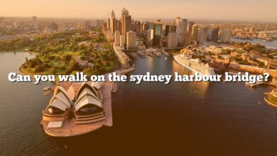 Can you walk on the sydney harbour bridge?
