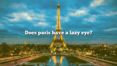 Does paris have a lazy eye?