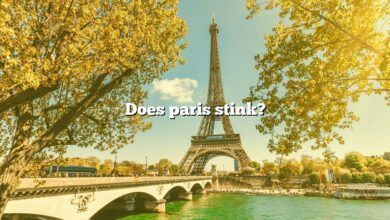 Does paris stink?
