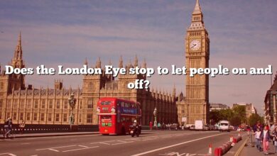 Does the London Eye stop to let people on and off?