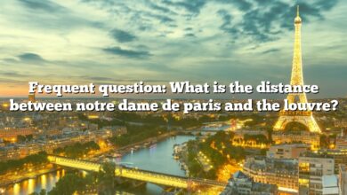 Frequent question: What is the distance between notre dame de paris and the louvre?