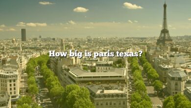 How big is paris texas?