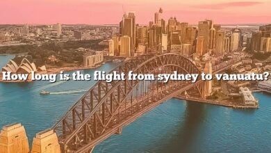 How long is the flight from sydney to vanuatu?