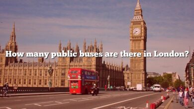 How many public buses are there in London?