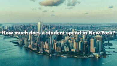 How much does a student spend in New York?