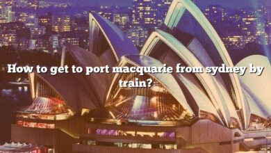 How to get to port macquarie from sydney by train?