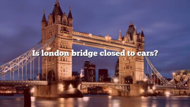 Is london bridge closed to cars?
