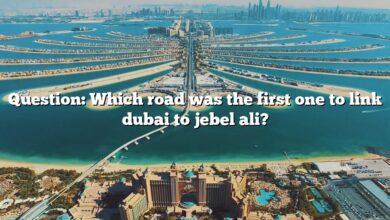 Question: Which road was the first one to link dubai to jebel ali?