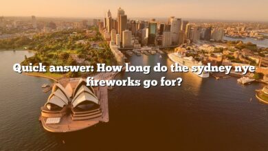 Quick answer: How long do the sydney nye fireworks go for?