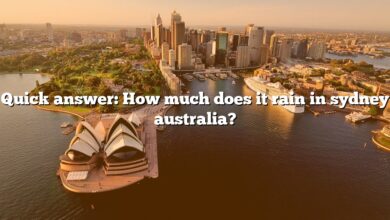 Quick answer: How much does it rain in sydney australia?