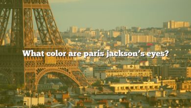 What color are paris jackson’s eyes?