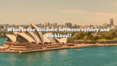 What is the distance between sydney and auckland?
