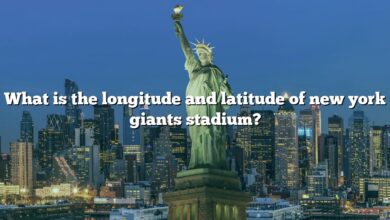 What is the longitude and latitude of new york giants stadium?