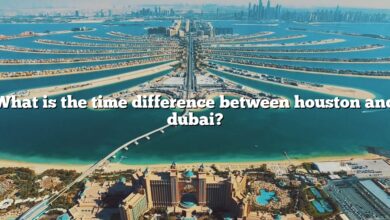 What is the time difference between houston and dubai?