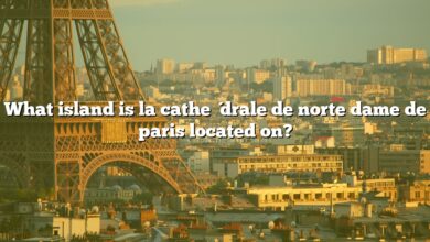What island is la cathédrale de norte dame de paris located on?