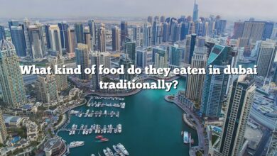 What kind of food do they eaten in dubai traditionally?