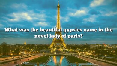 What was the beautiful gypsies name in the novel lady of paris?