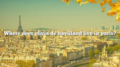 Where does olivia de havilland live in paris?
