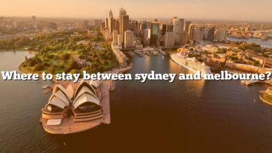 Where to stay between sydney and melbourne?