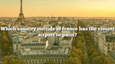 Which country outside of france has the closest airport to paris?