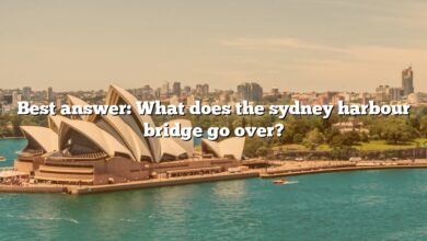 Best answer: What does the sydney harbour bridge go over?