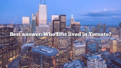 Best answer: Who first lived in Toronto?