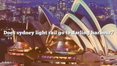 Does sydney light rail go to darling harbour?