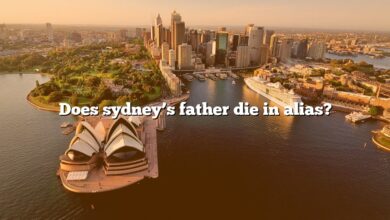 Does sydney’s father die in alias?
