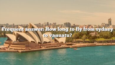 Frequent answer: How long to fly from sydney to vanuatu?