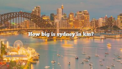 How big is sydney in km?