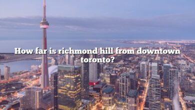 How far is richmond hill from downtown toronto?
