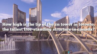 How high is the tip of the cn tower in toronto, the tallest free-standing structure in canada?