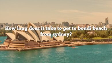 How long does it take to get to bondi beach from sydney?