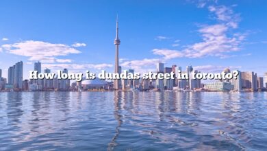 How long is dundas street in toronto?