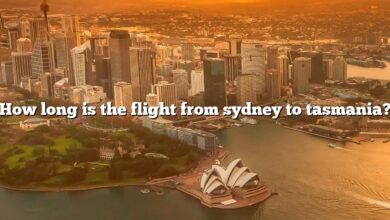 How long is the flight from sydney to tasmania?