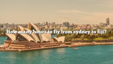 How many hours to fly from sydney to fiji?