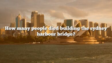 How many people died building the sydney harbour bridge?