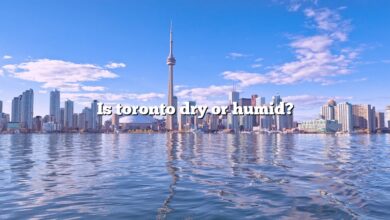 Is toronto dry or humid?