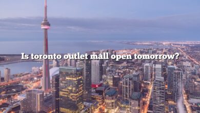 Is toronto outlet mall open tomorrow?