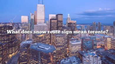 What does snow route sign mean toronto?