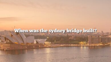 When was the sydney bridge built?